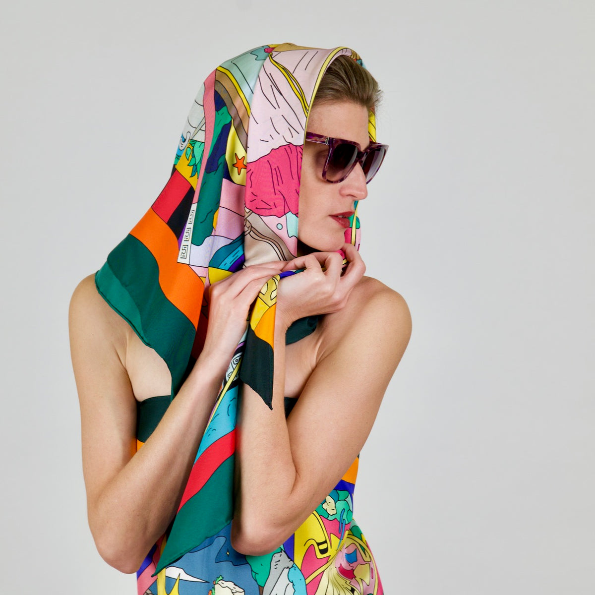 Designer $Silk Scarf Center of the Metaverse – Pauser